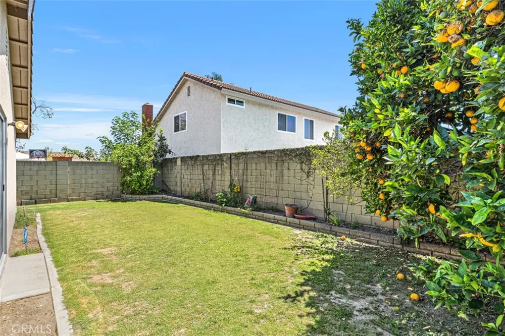13542 La Jara Cerritos, CA 90703