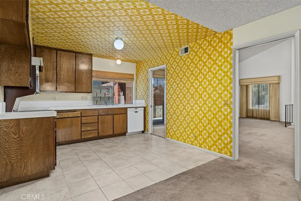 13542 La Jara Cerritos, CA 90703