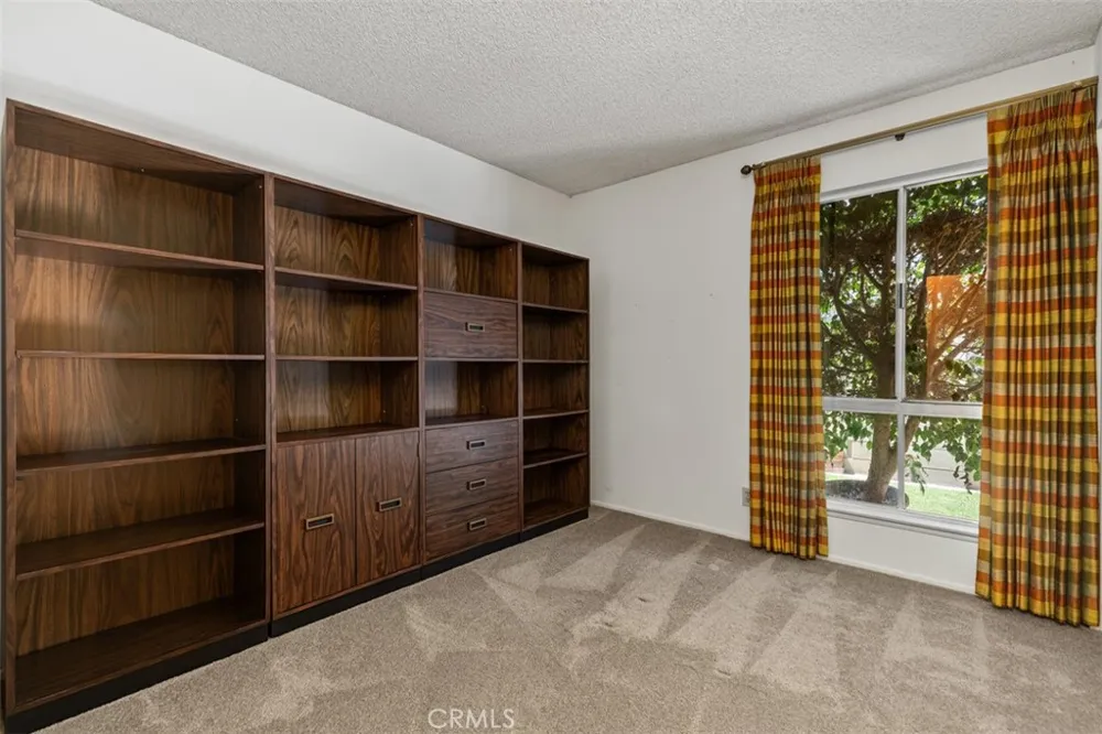 13542 La Jara Cerritos, CA 90703