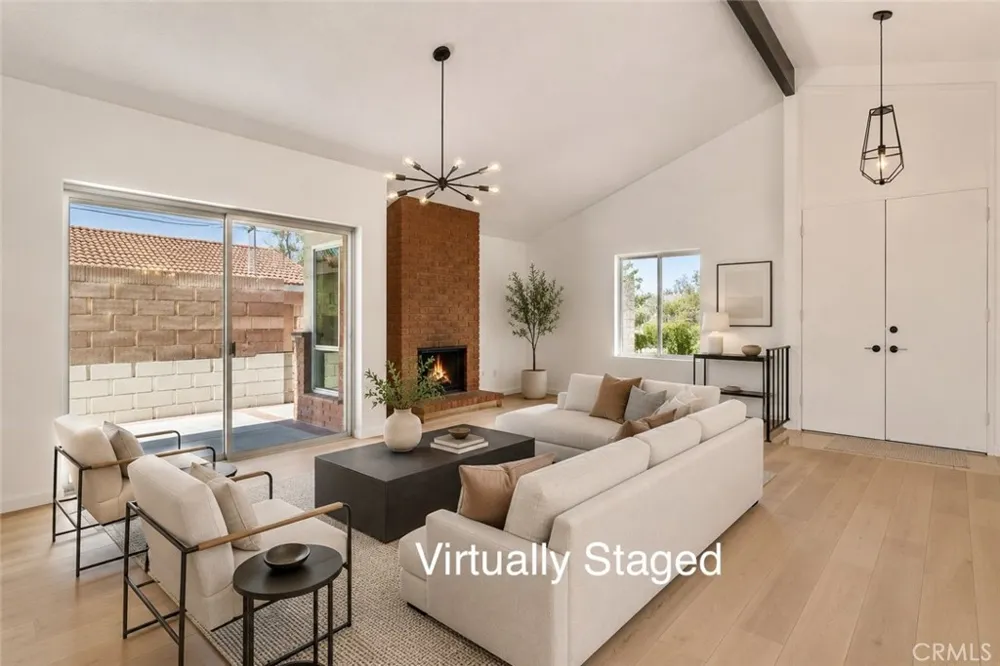 13542 La Jara Cerritos, CA 90703