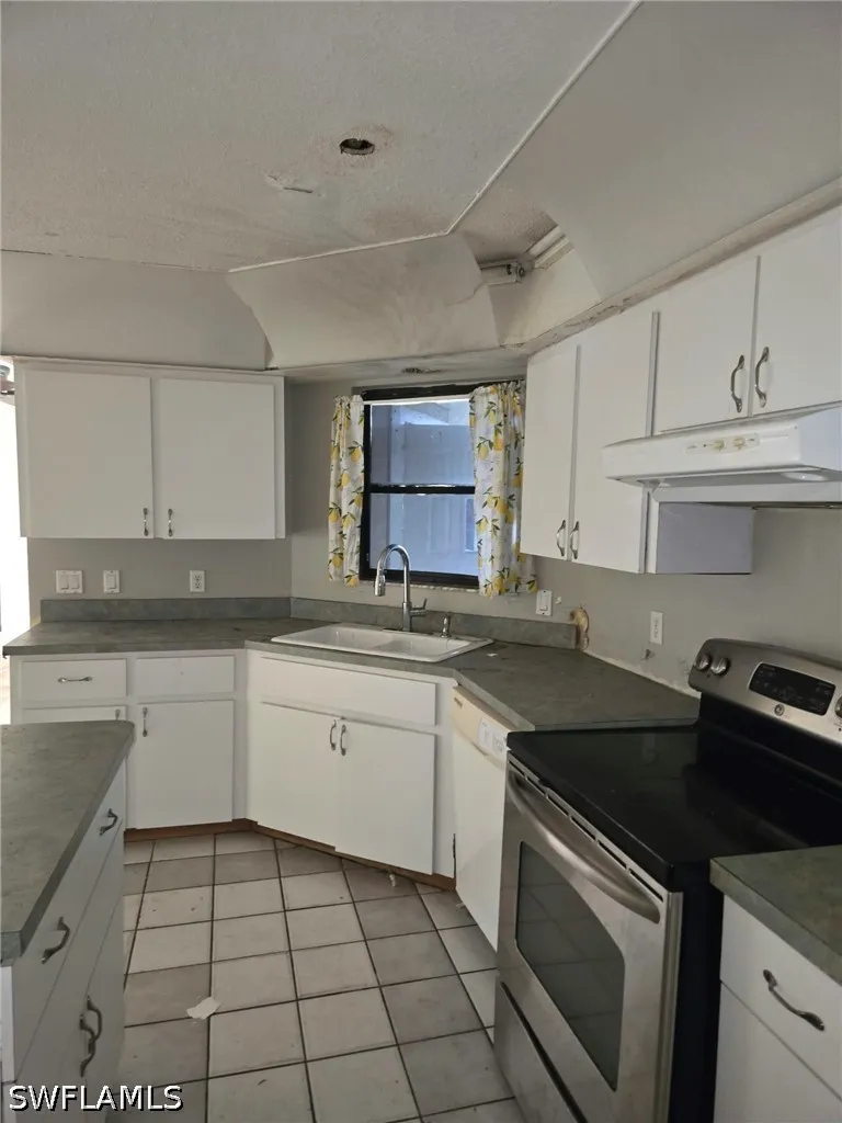 W PRICE BOULEVARD North Port, FL 34286