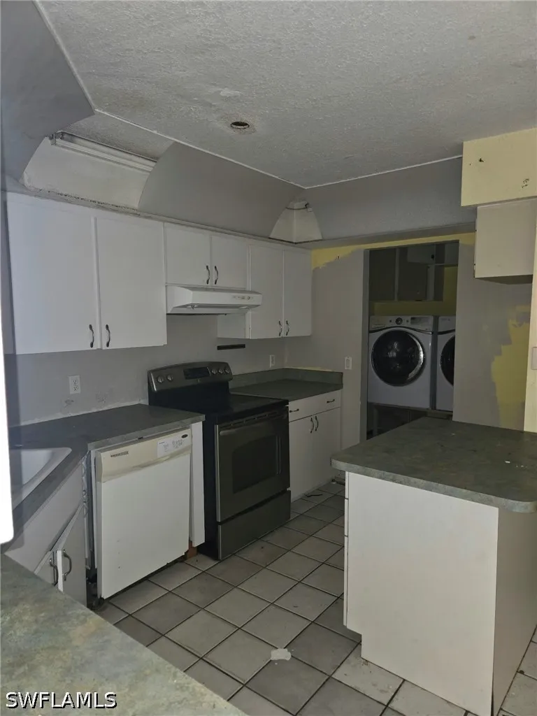 W PRICE BOULEVARD North Port, FL 34286