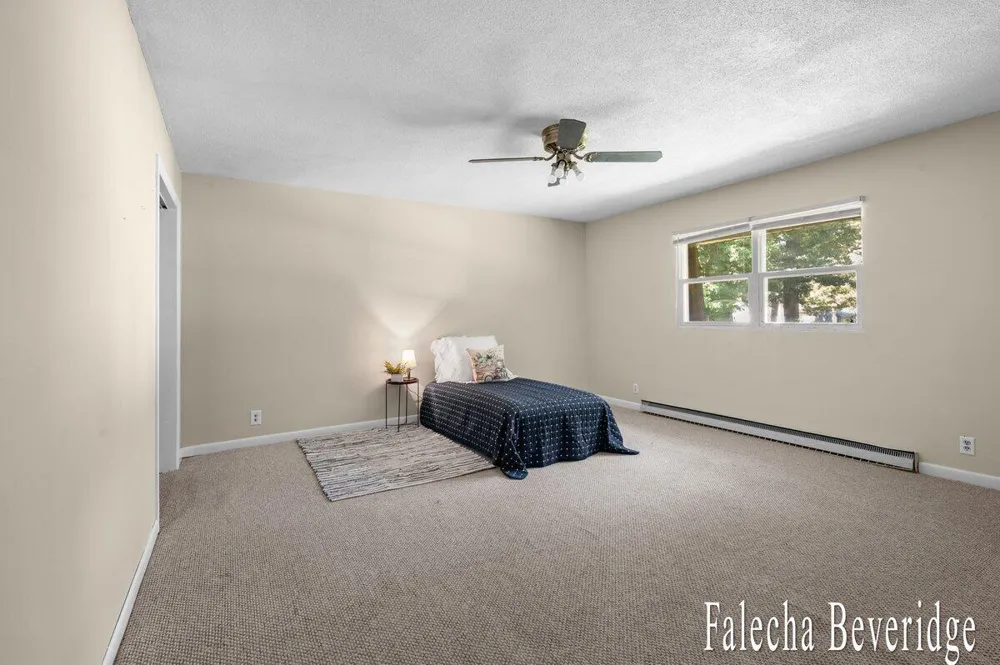6989 Hiawatha Drive Coloma, MI 49038