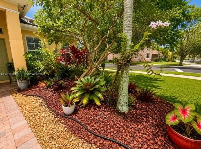 1213 Skylark Dr #0 Weston, FL 33327