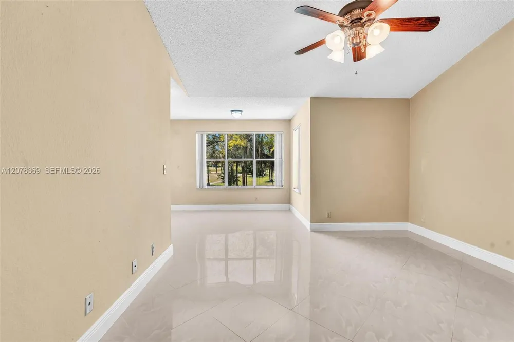 3370 Pinewalk Dr N #1222 Margate, FL 33063