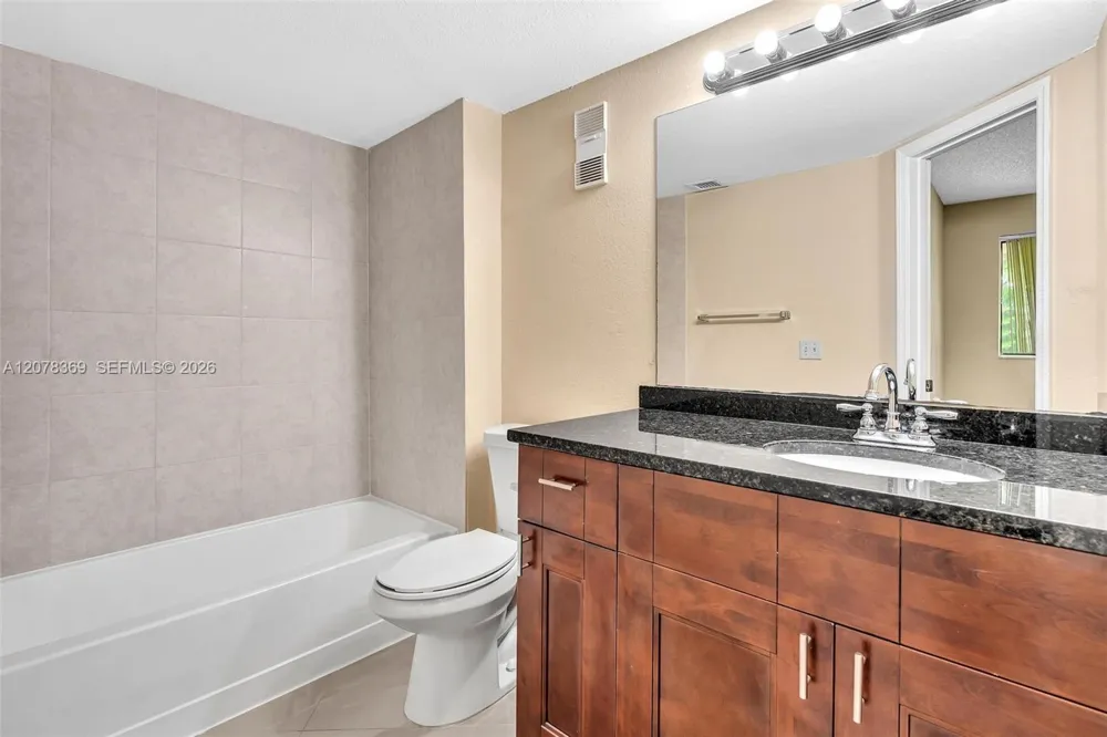 3370 Pinewalk Dr N #1222 Margate, FL 33063