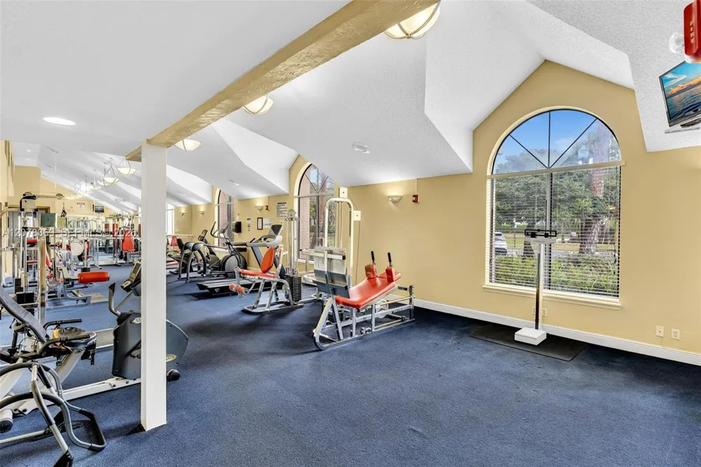 3370 Pinewalk Dr N #1222 Margate, FL 33063