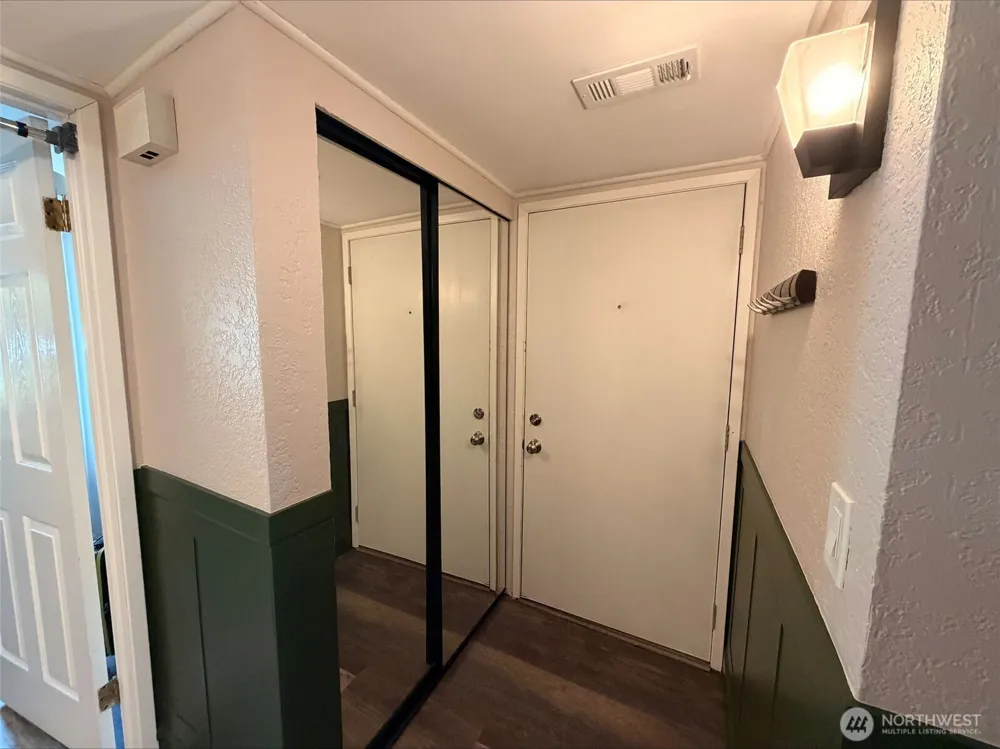 6722 112th Avenue NE #8B Kirkland, WA 98033