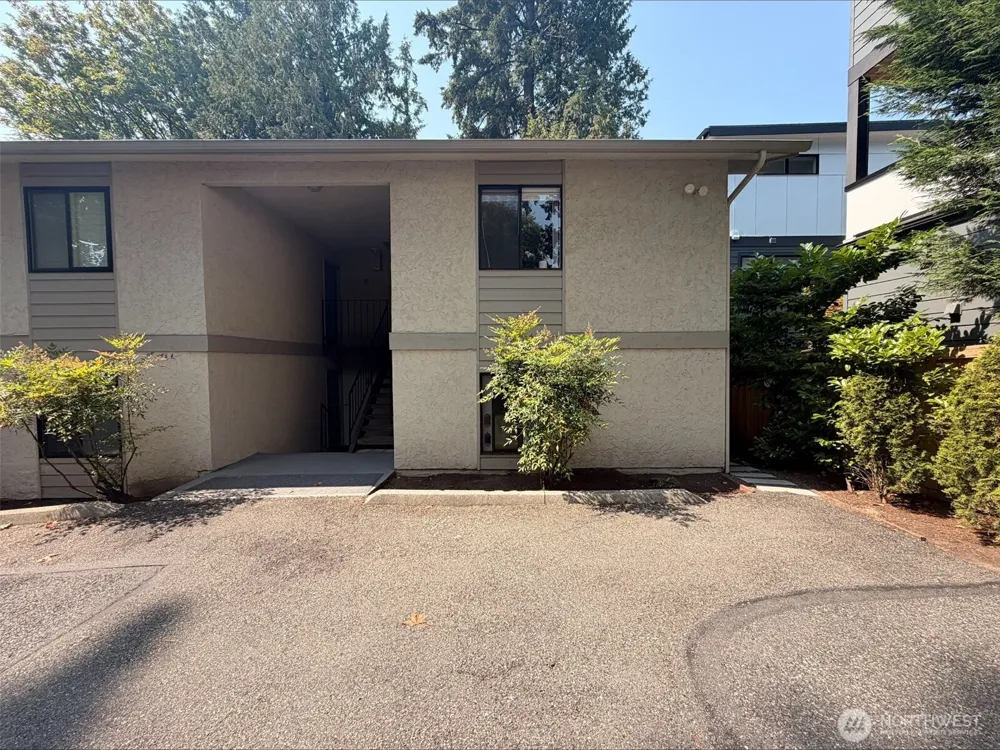 6722 112th Avenue NE #8B Kirkland, WA 98033
