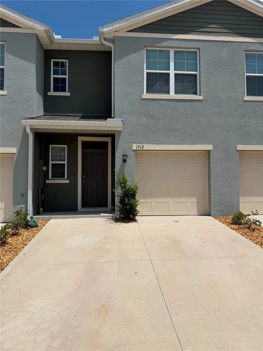1512 LUMBER AVENUE Davenport, FL 33837