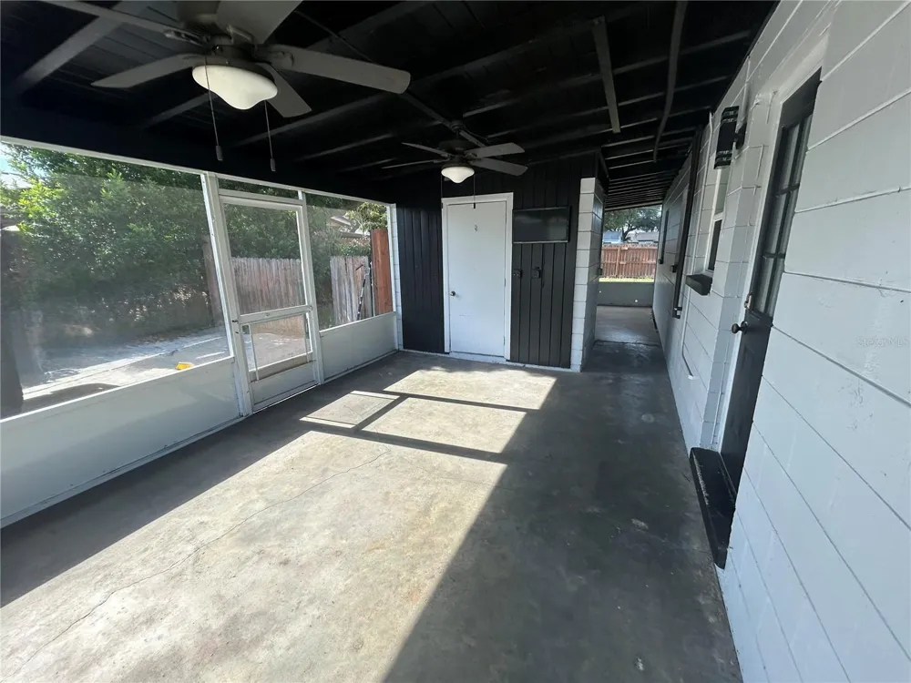 707 LAKEWOOD AVENUE Tampa, FL 33613