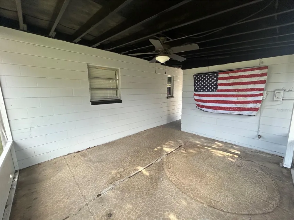 707 LAKEWOOD AVENUE Tampa, FL 33613