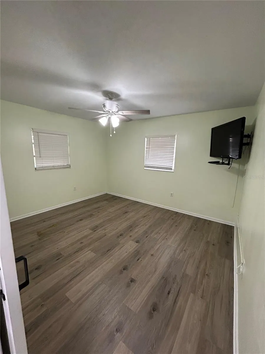 707 LAKEWOOD AVENUE Tampa, FL 33613