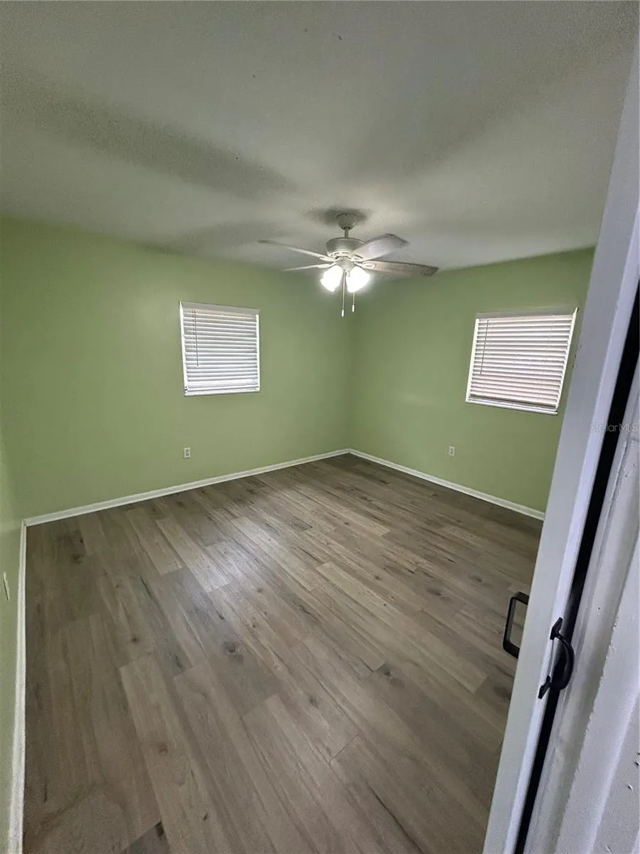 707 LAKEWOOD AVENUE Tampa, FL 33613