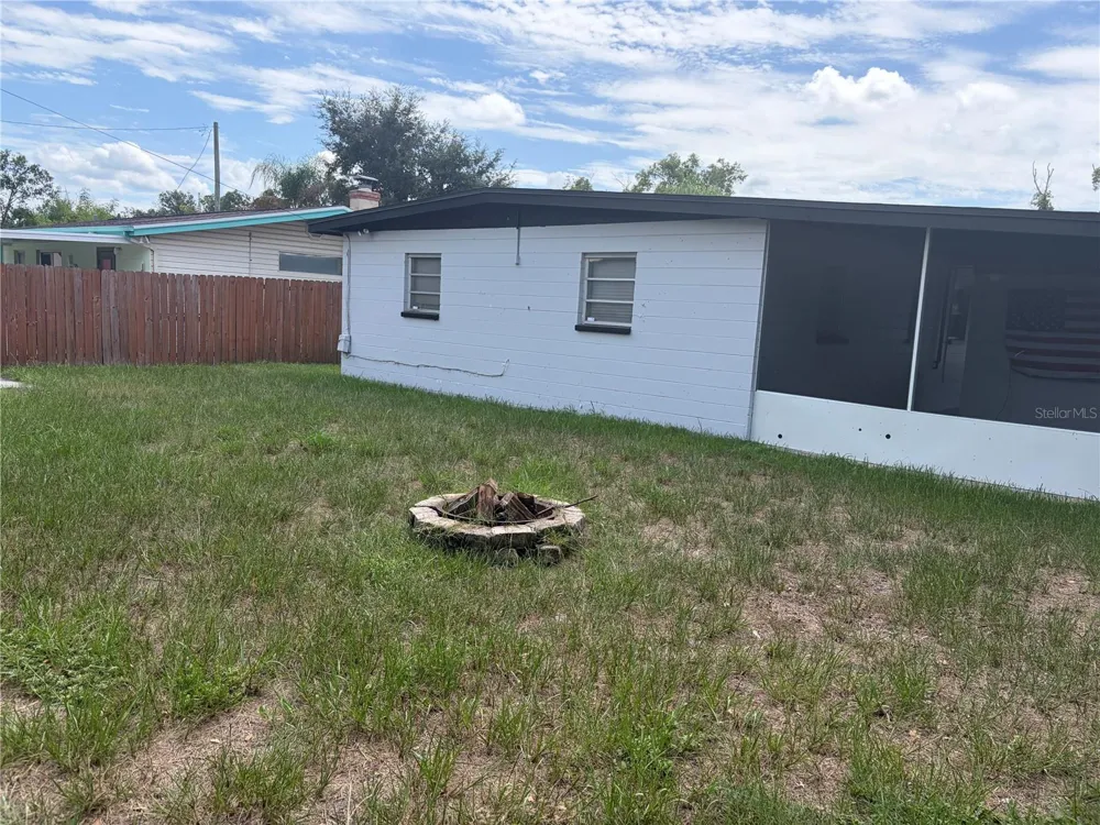 707 LAKEWOOD AVENUE Tampa, FL 33613