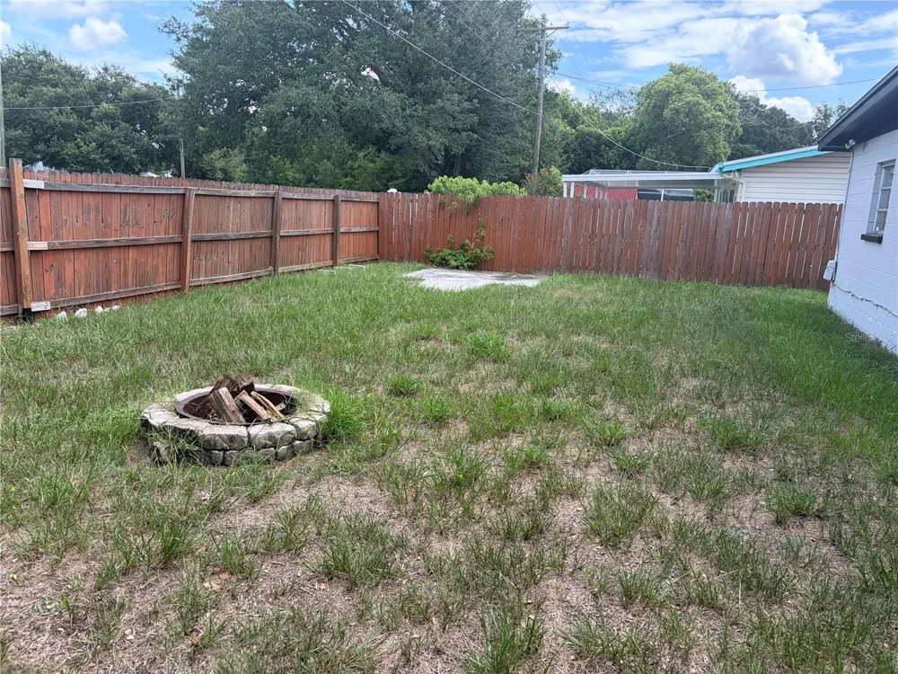 707 LAKEWOOD AVENUE Tampa, FL 33613
