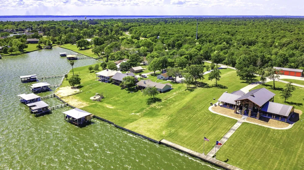 292 Old Post Rd S Livingston, TX 77351