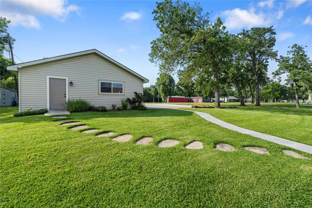 292 Old Post Rd S Livingston, TX 77351