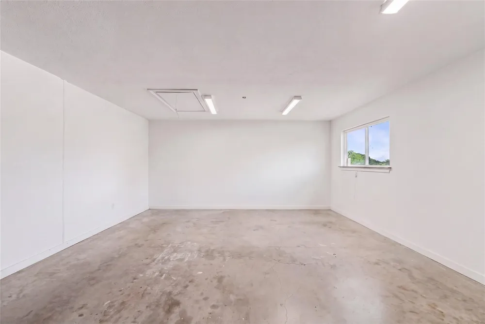 292 Old Post Rd S Livingston, TX 77351