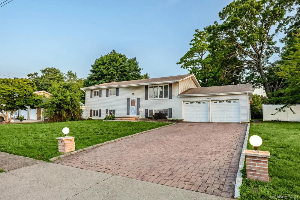 36 Clearview Drive Wyandanch, NY 11798