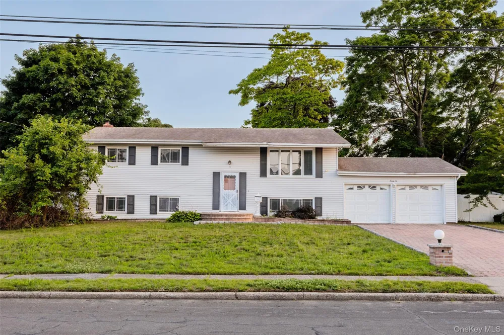 36 Clearview Drive Wyandanch, NY 11798