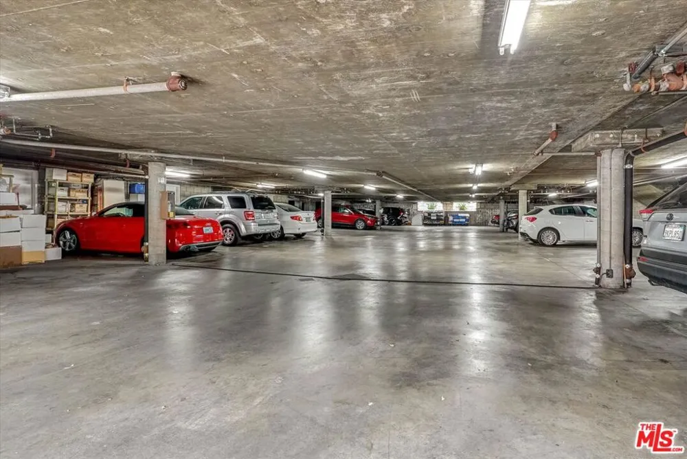 1828 Barry Avenue #4 Los Angeles, CA 90025