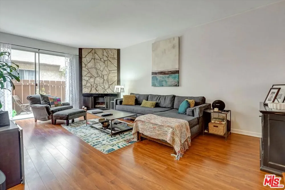 1828 Barry Avenue #4 Los Angeles, CA 90025
