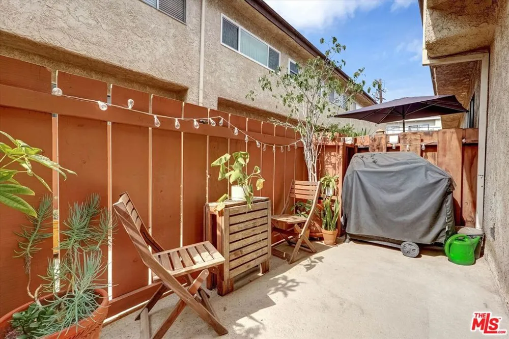 1828 Barry Avenue #4 Los Angeles, CA 90025