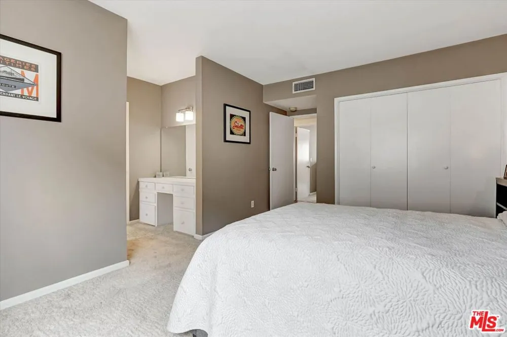 1828 Barry Avenue #4 Los Angeles, CA 90025