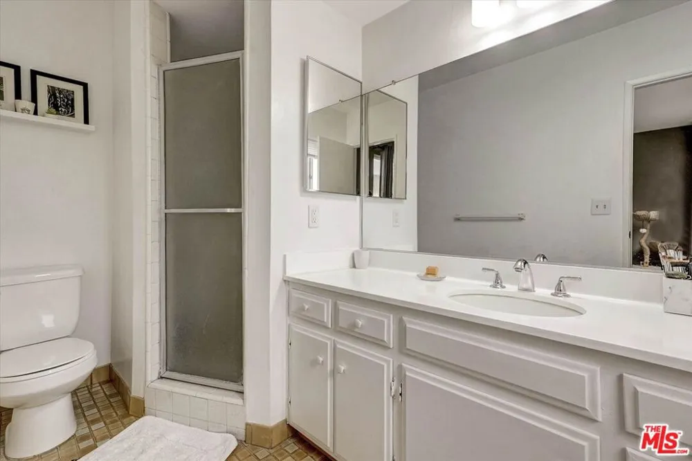 1828 Barry Avenue #4 Los Angeles, CA 90025