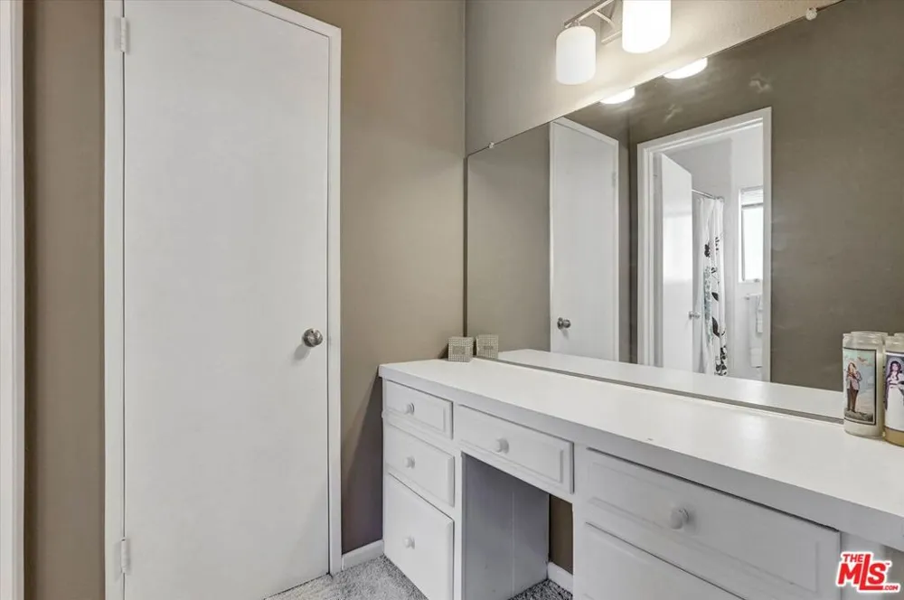 1828 Barry Avenue #4 Los Angeles, CA 90025