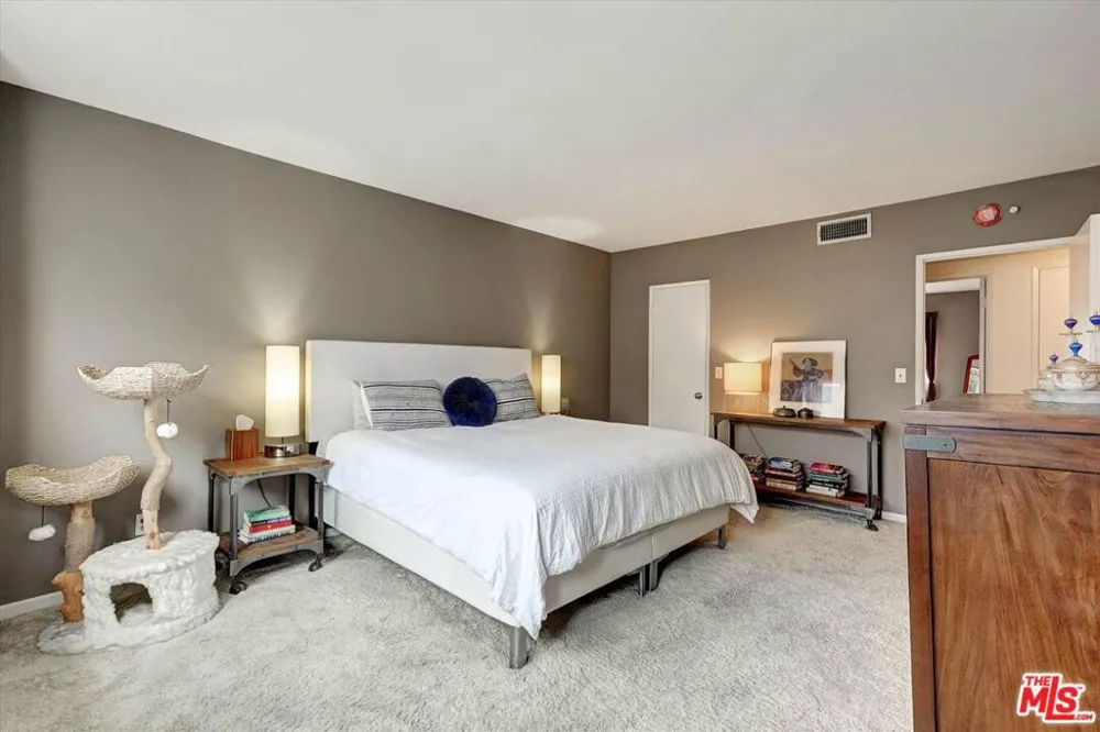 1828 Barry Avenue #4 Los Angeles, CA 90025