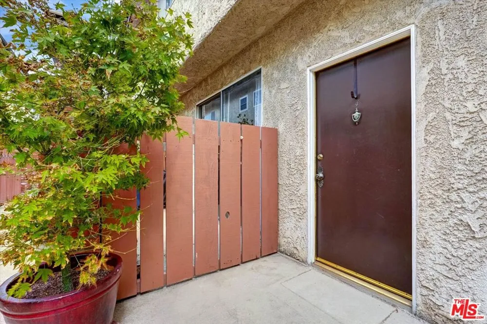 1828 Barry Avenue #4 Los Angeles, CA 90025