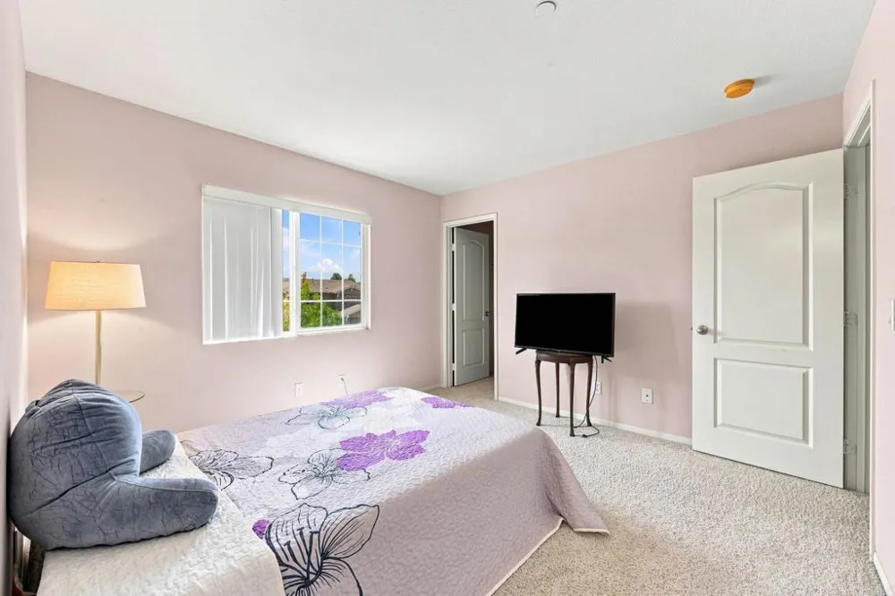 2990 Burnet Drive Escondido, CA 92027
