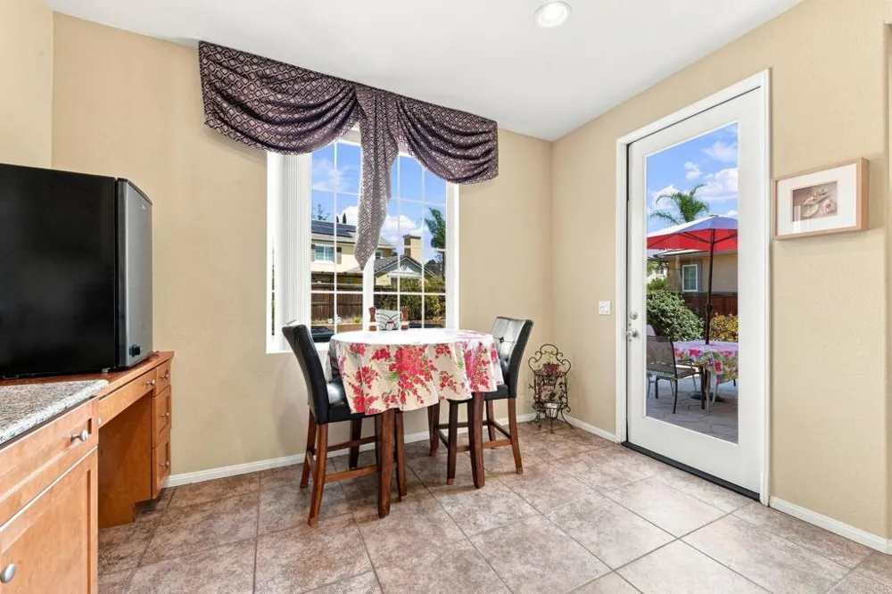 2990 Burnet Drive Escondido, CA 92027