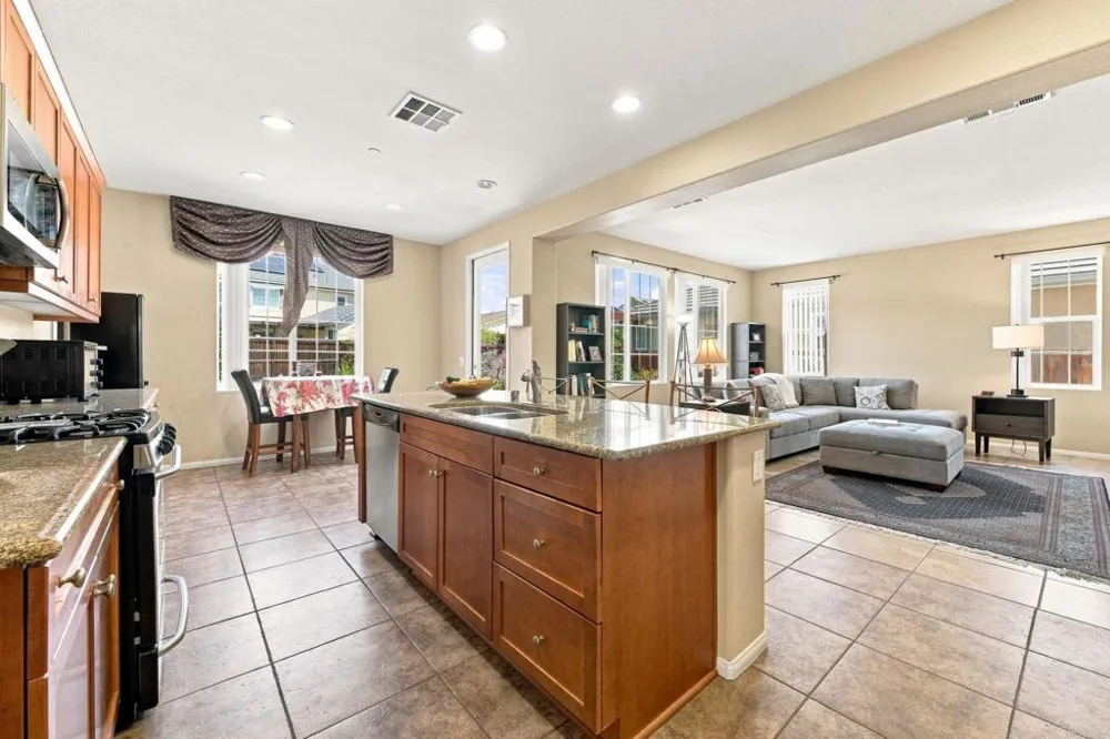 2990 Burnet Drive Escondido, CA 92027