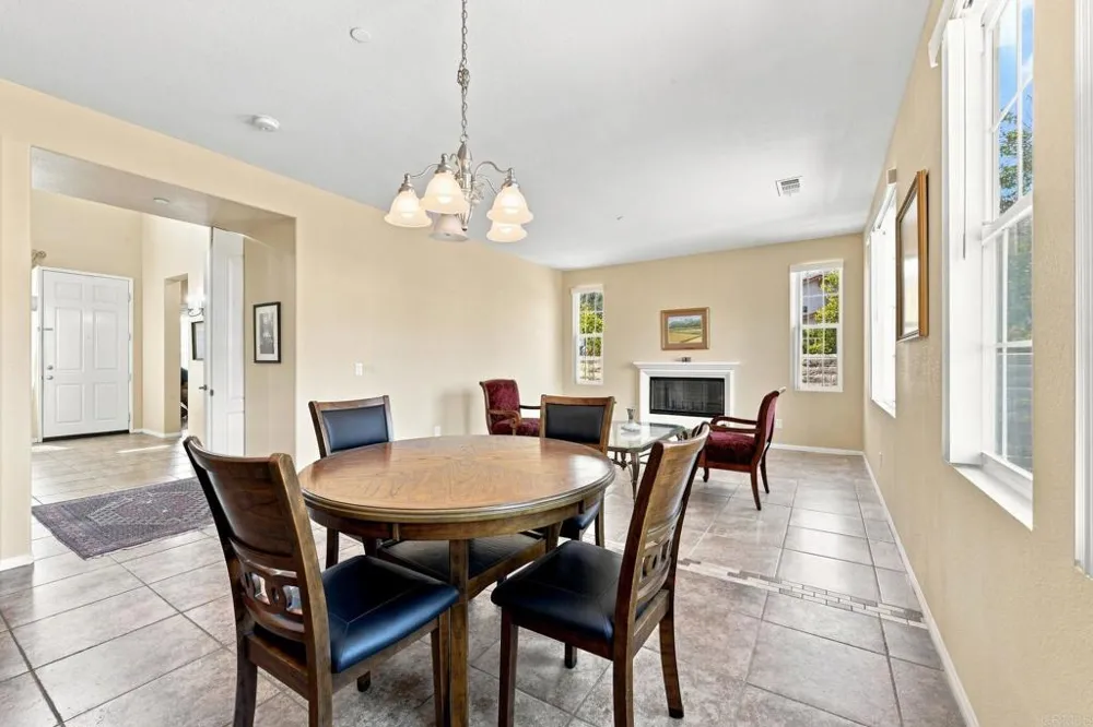 2990 Burnet Drive Escondido, CA 92027