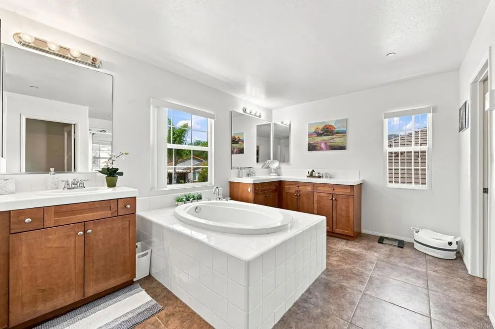 2990 Burnet Drive Escondido, CA 92027