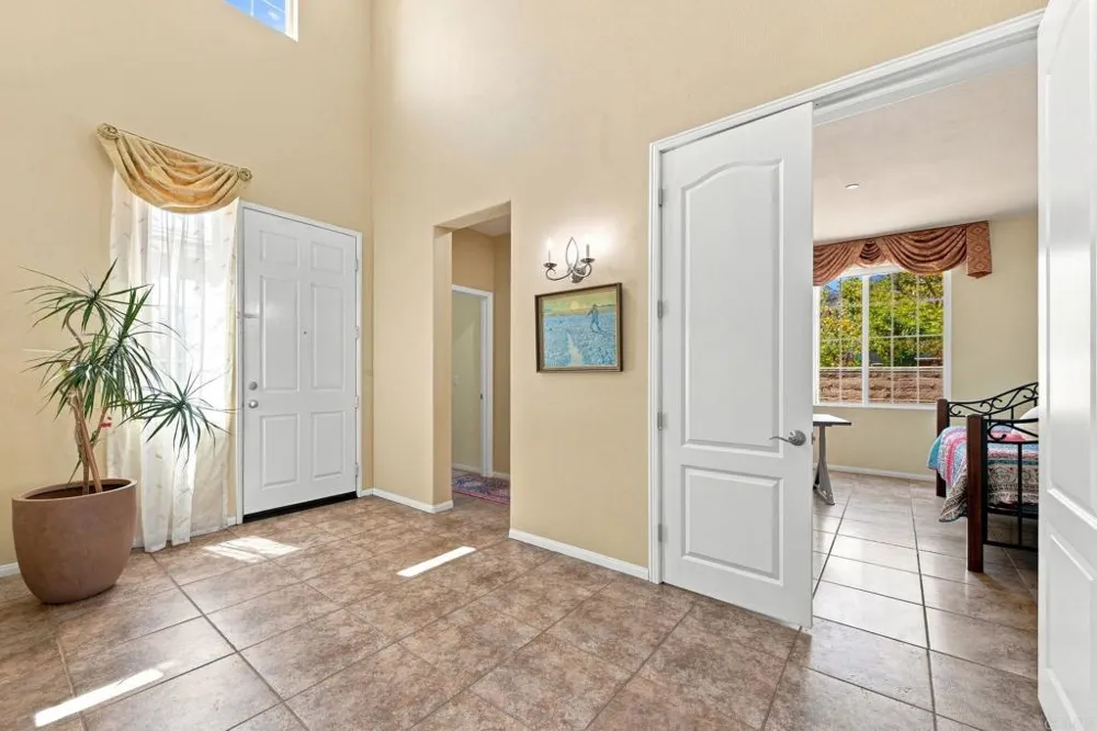 2990 Burnet Drive Escondido, CA 92027