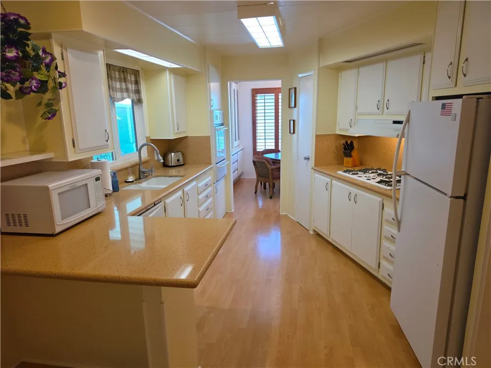 8901 Eton #90 Canoga Park, CA 91304