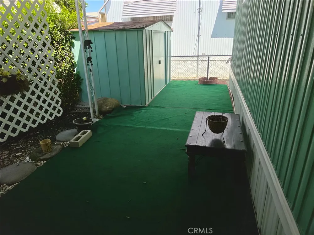 8901 Eton #90 Canoga Park, CA 91304