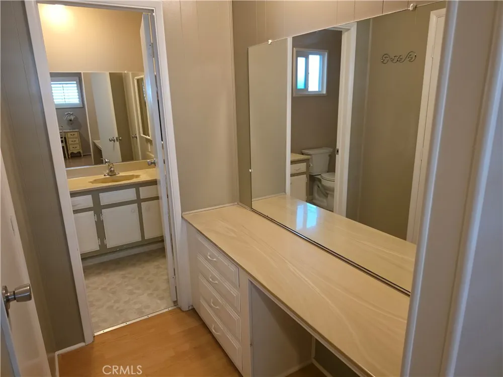 8901 Eton #90 Canoga Park, CA 91304
