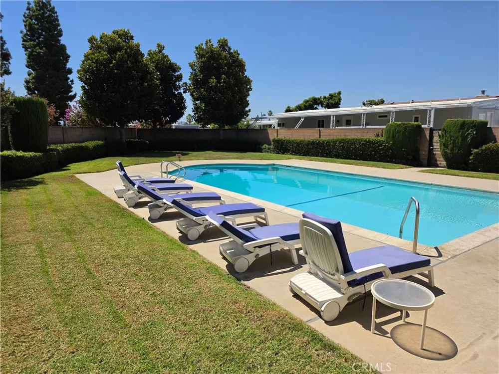 8901 Eton #90 Canoga Park, CA 91304