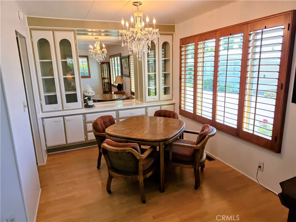 8901 Eton #90 Canoga Park, CA 91304