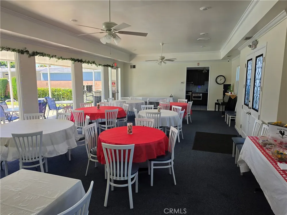 8901 Eton #90 Canoga Park, CA 91304