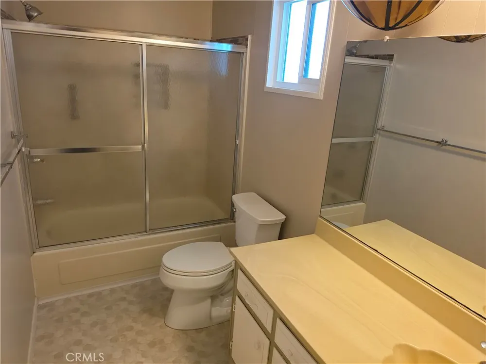 8901 Eton #90 Canoga Park, CA 91304
