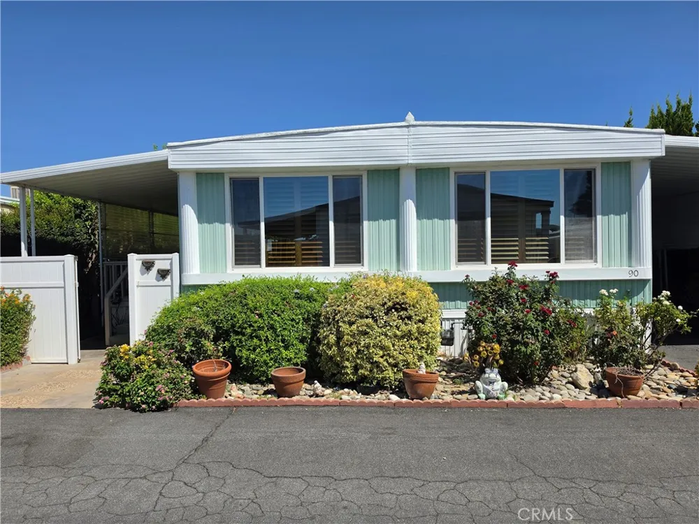 8901 Eton #90 Canoga Park, CA 91304