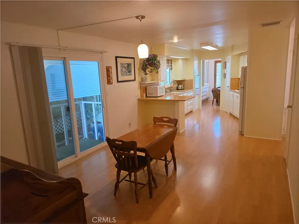 8901 Eton #90 Canoga Park, CA 91304