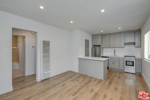 4140 Grand View Boulevard #14