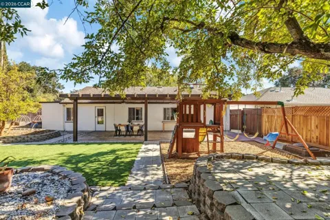 1162 Francine Ct